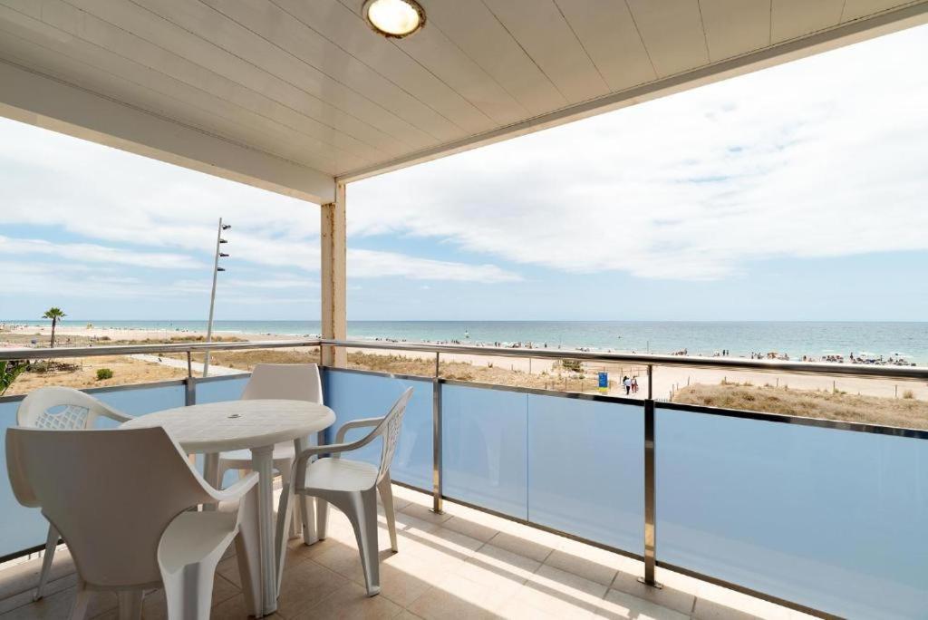 Apartamentos Denis Castelldefels Exteriér fotografie